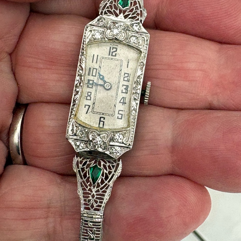 Stunning 1920s platinum and gold watch with diamonds and emeralds - Picture 8 of 9